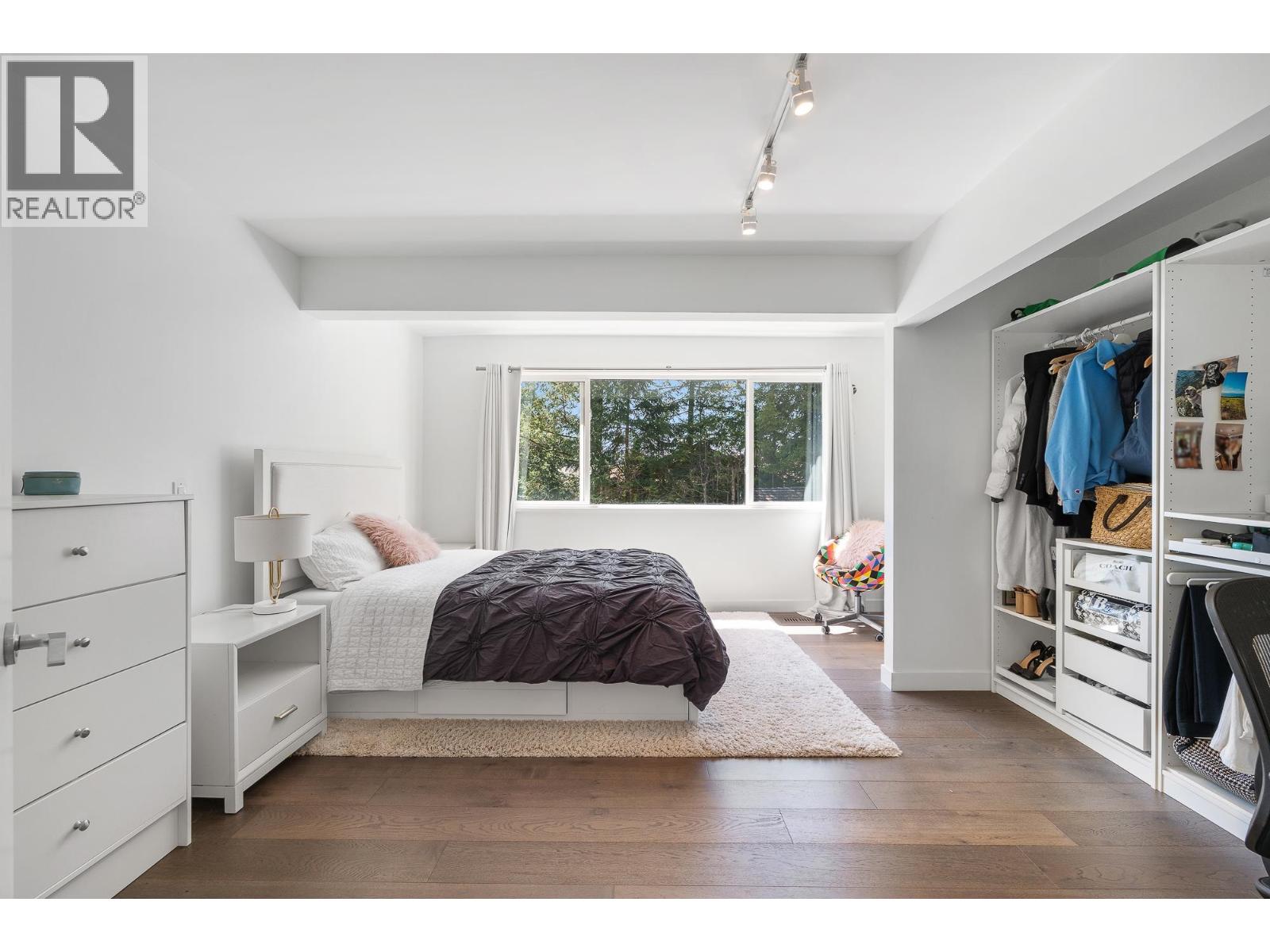 4697 WOODVIEW PLACE, West Vancouver