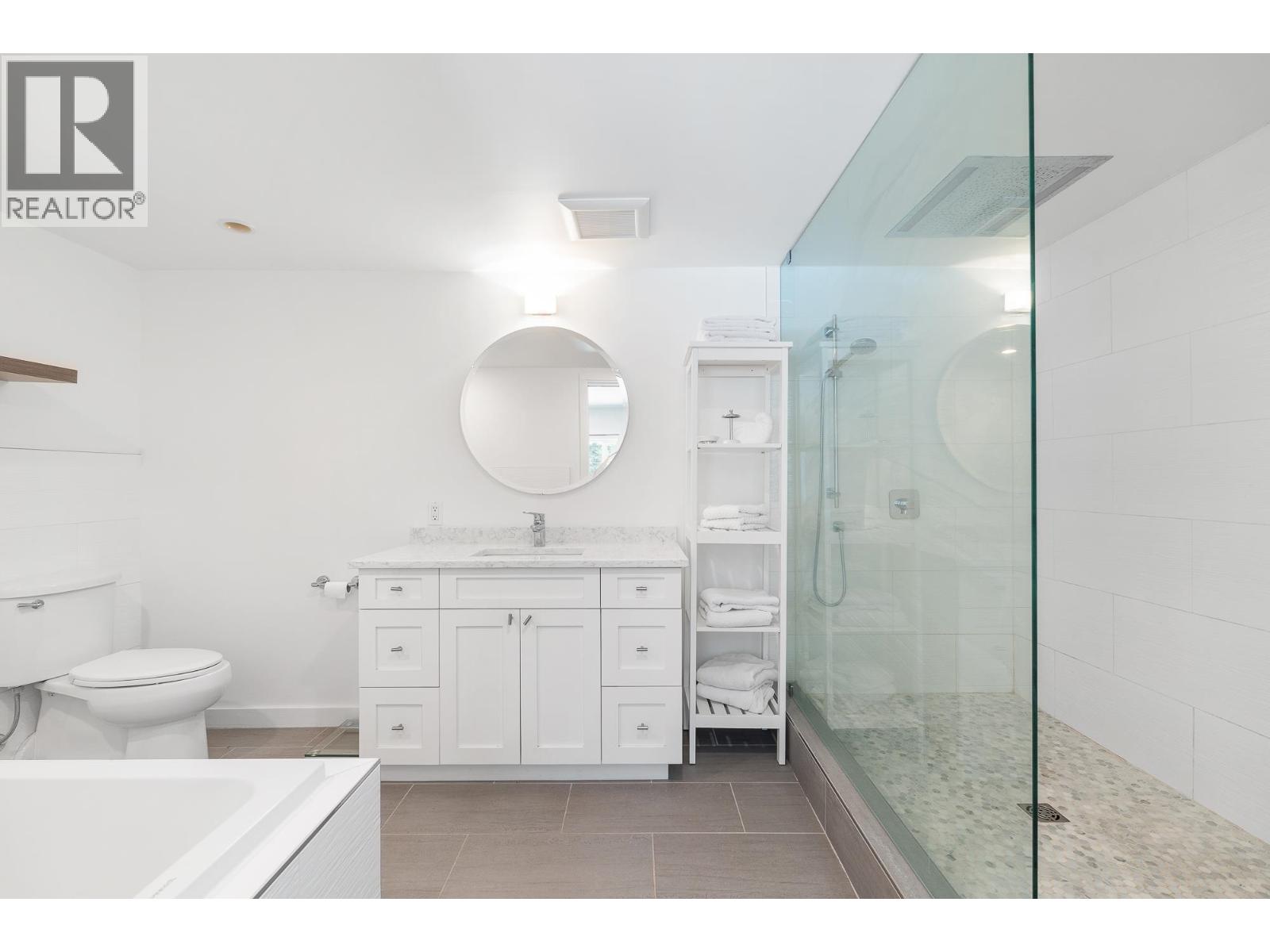 4697 WOODVIEW PLACE, West Vancouver