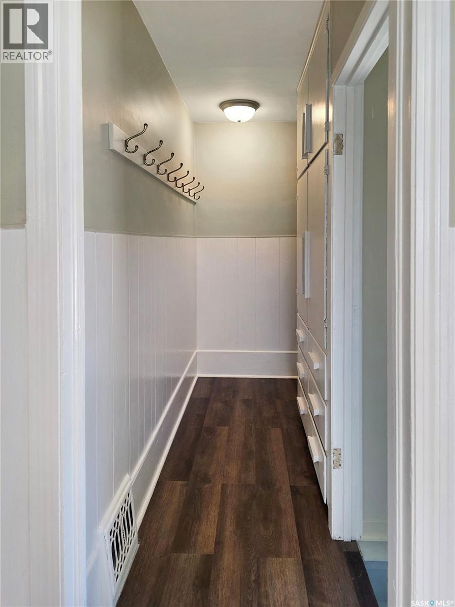 302 6th AVENUE E — photo 15