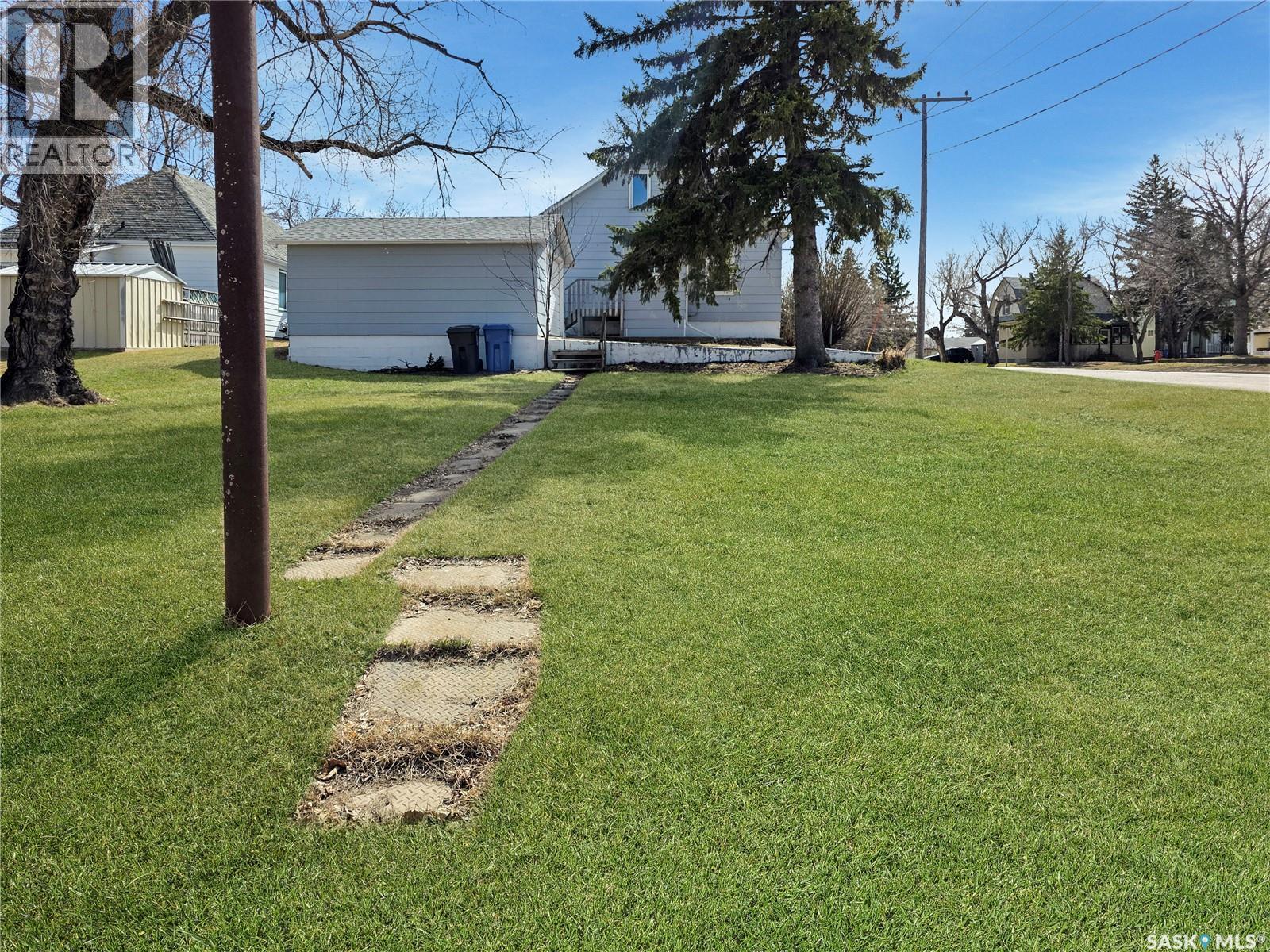 302 6th AVENUE E - photo 5