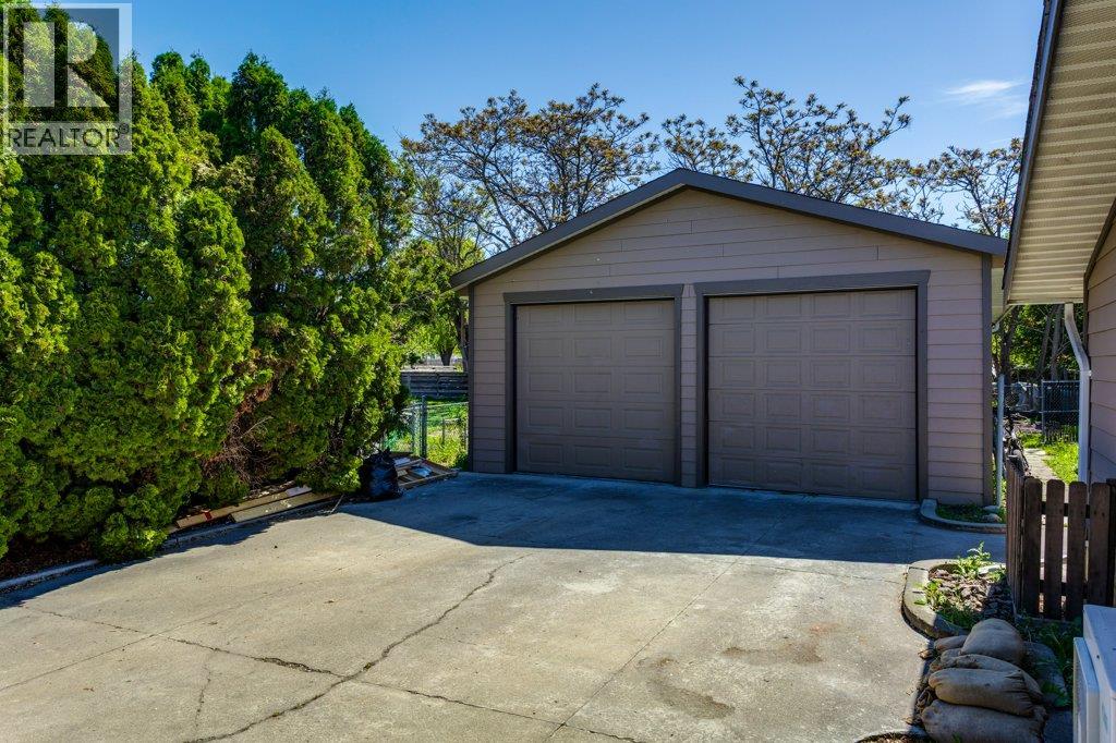 2559 Benvoulin Road - 3