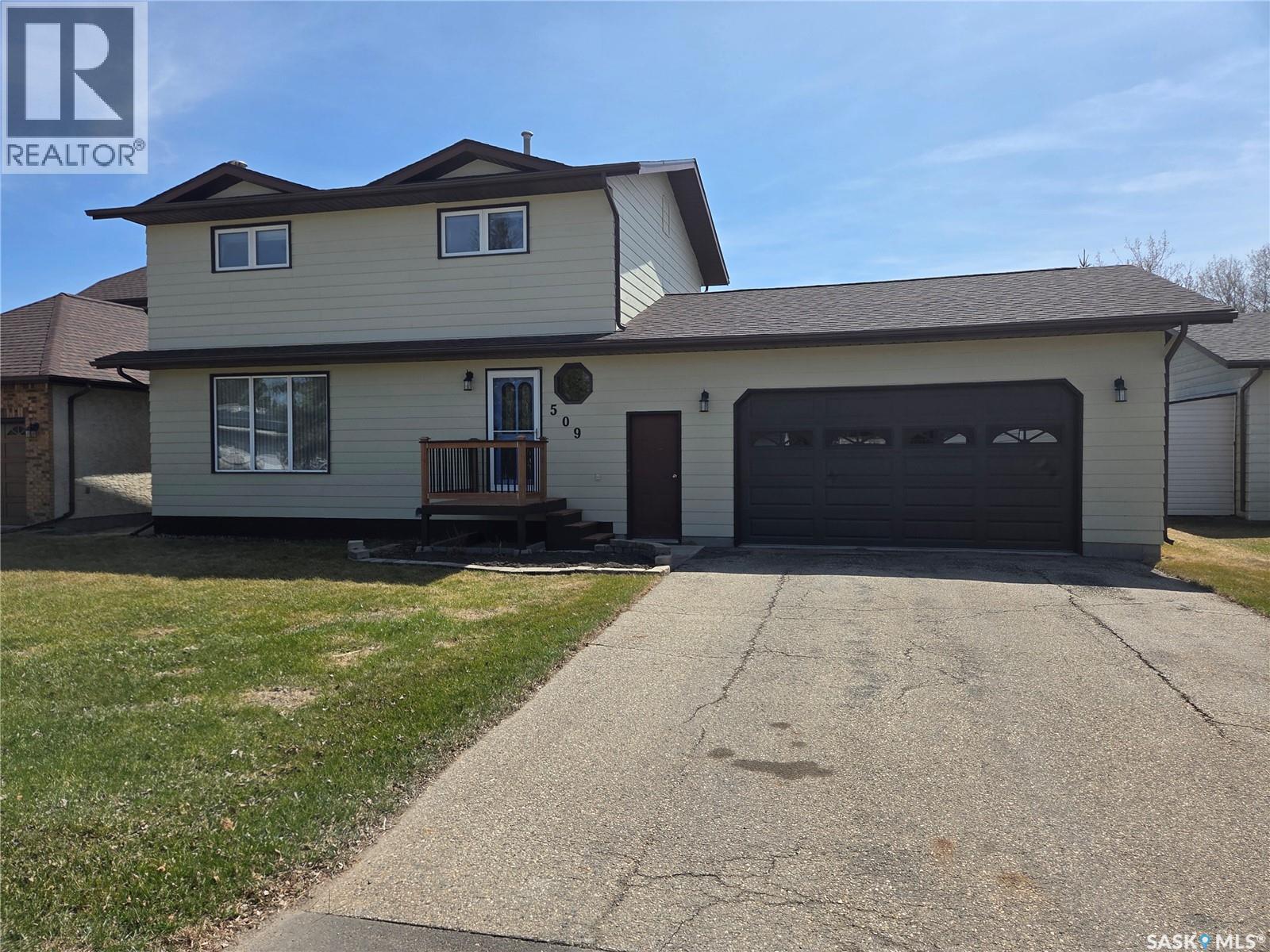 509 Carlyle AVENUE - 2