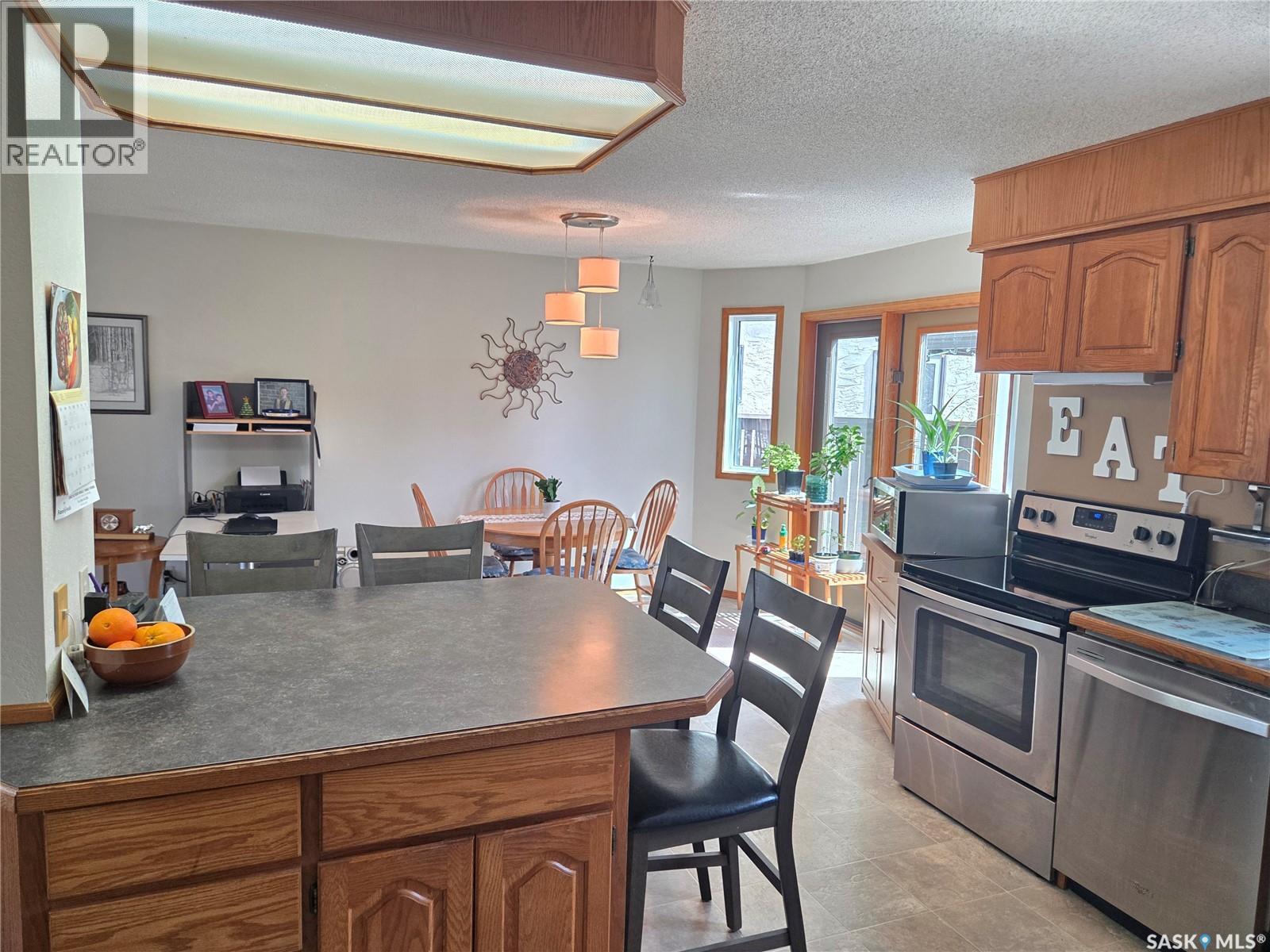 509 Carlyle AVENUE - 27