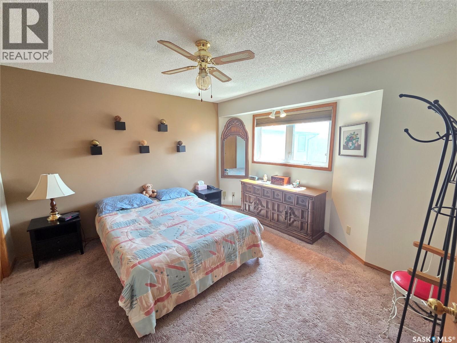 509 Carlyle AVENUE - 33
