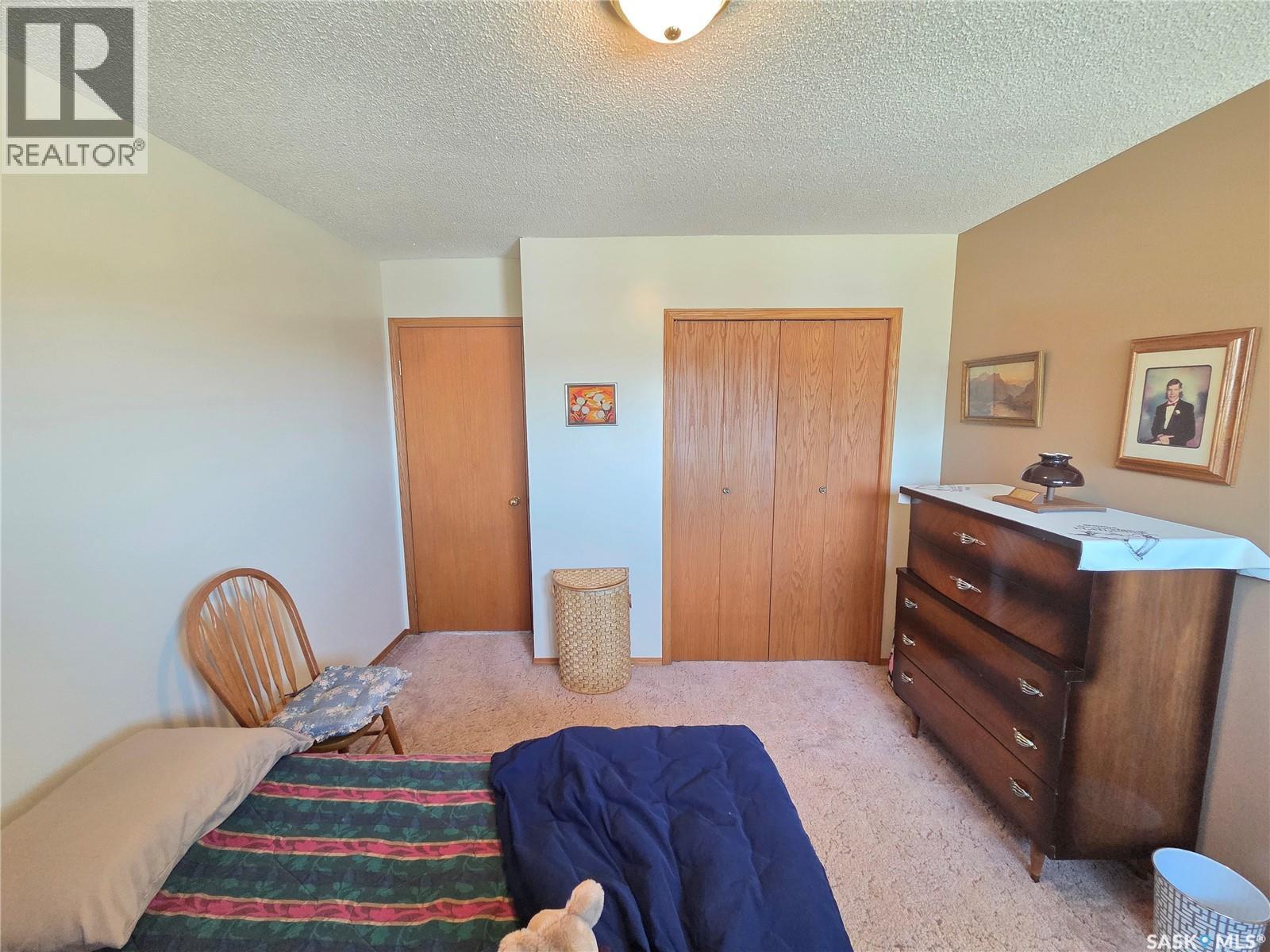 509 Carlyle AVENUE - 39