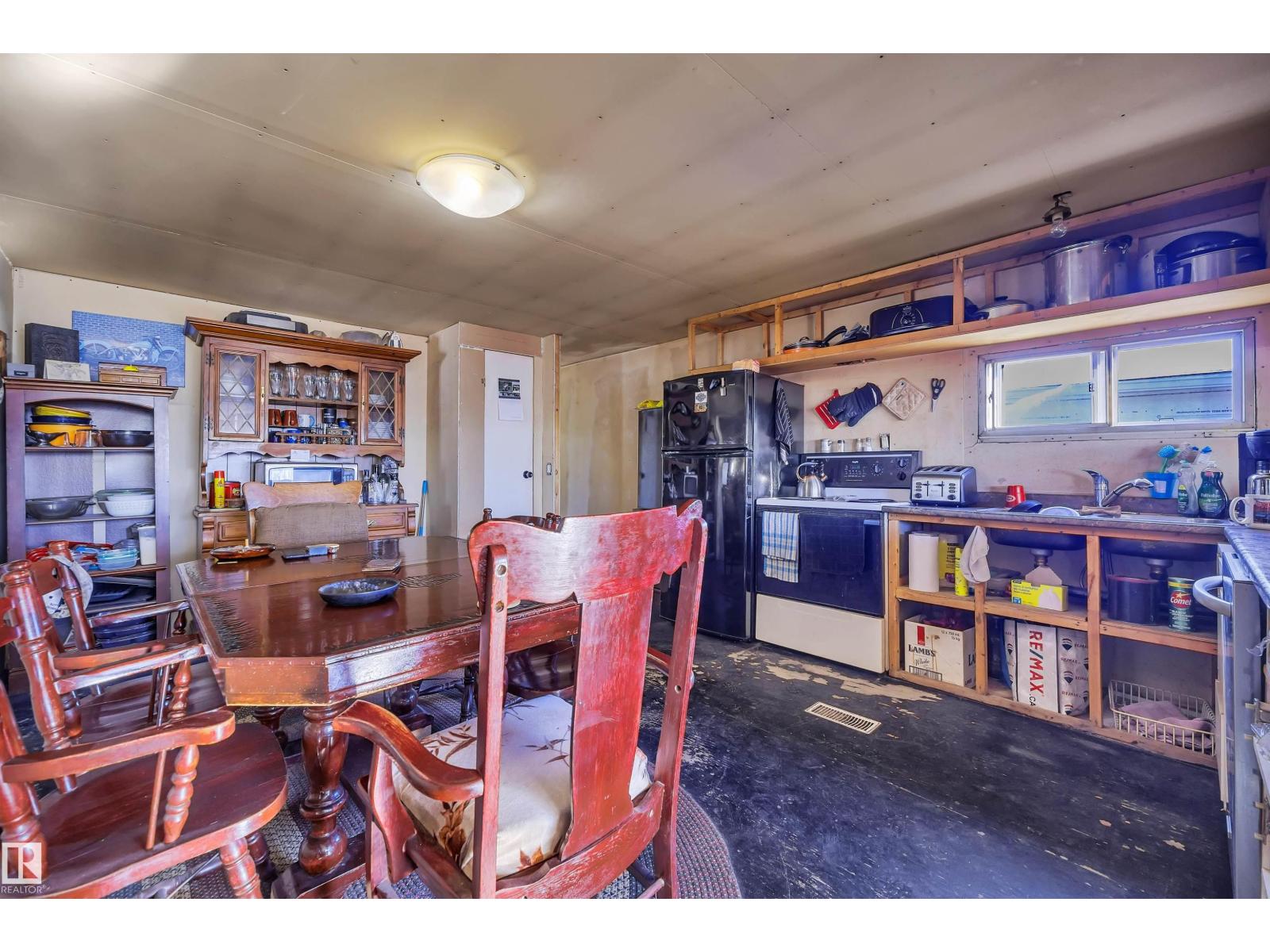 21 Calmar Mobile Home Park - 12