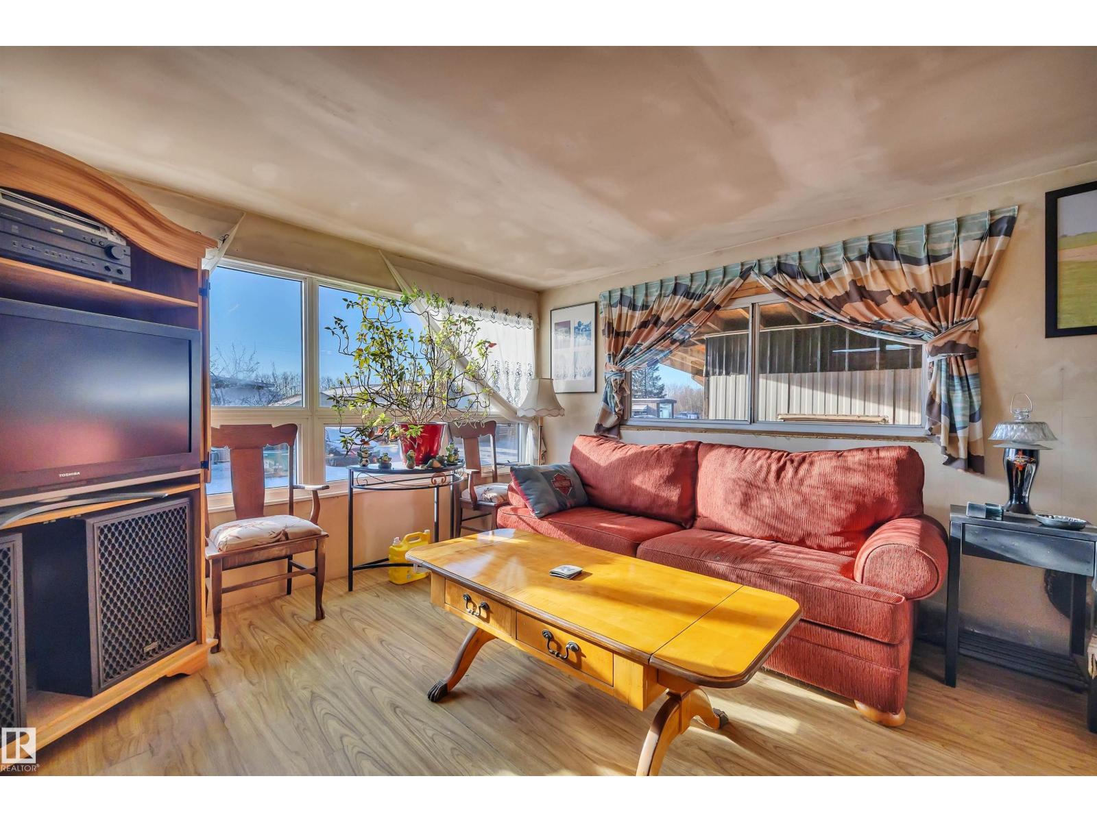 21 Calmar Mobile Home Park - 9
