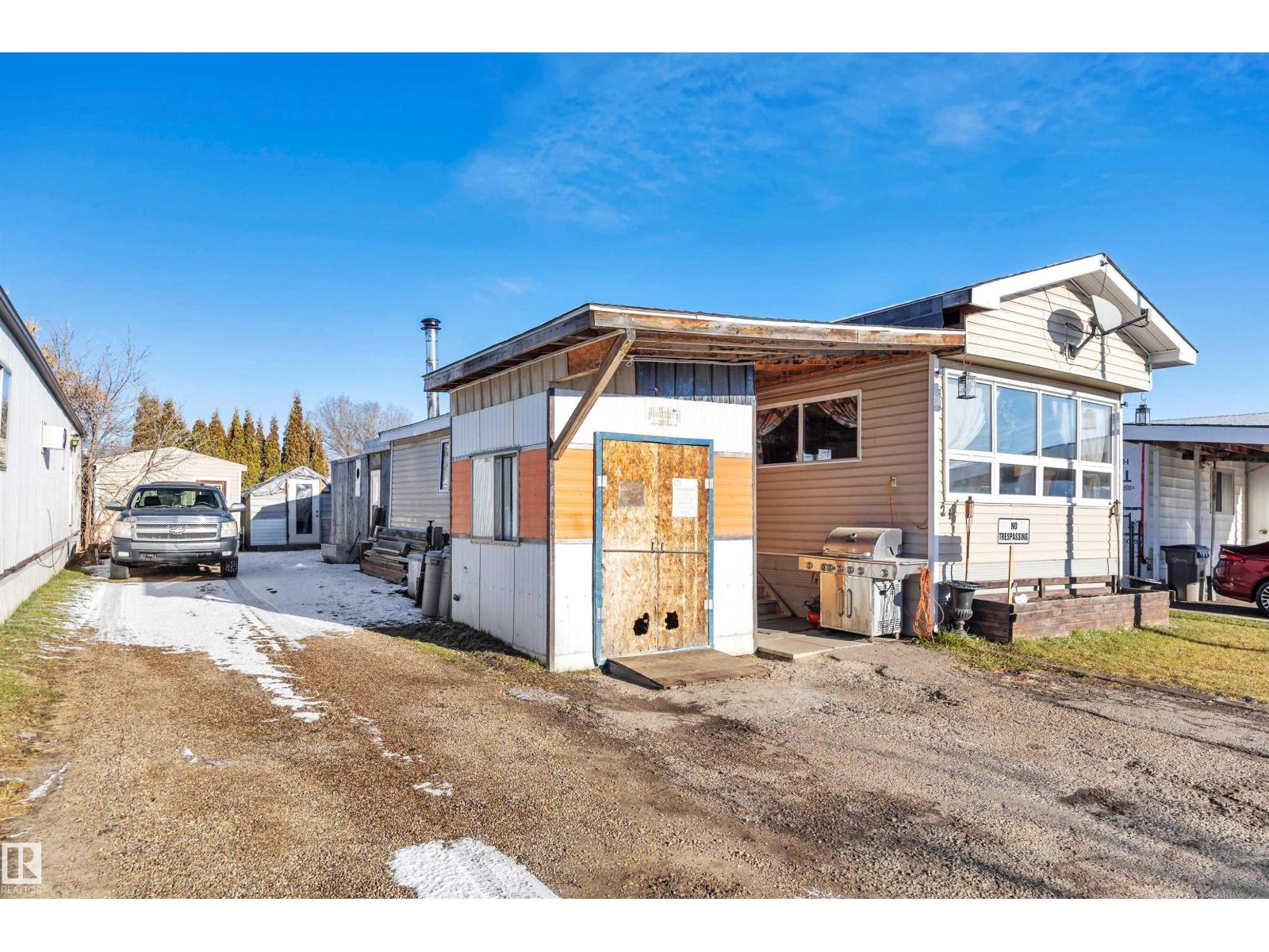 21 Calmar Mobile Home Park - 3