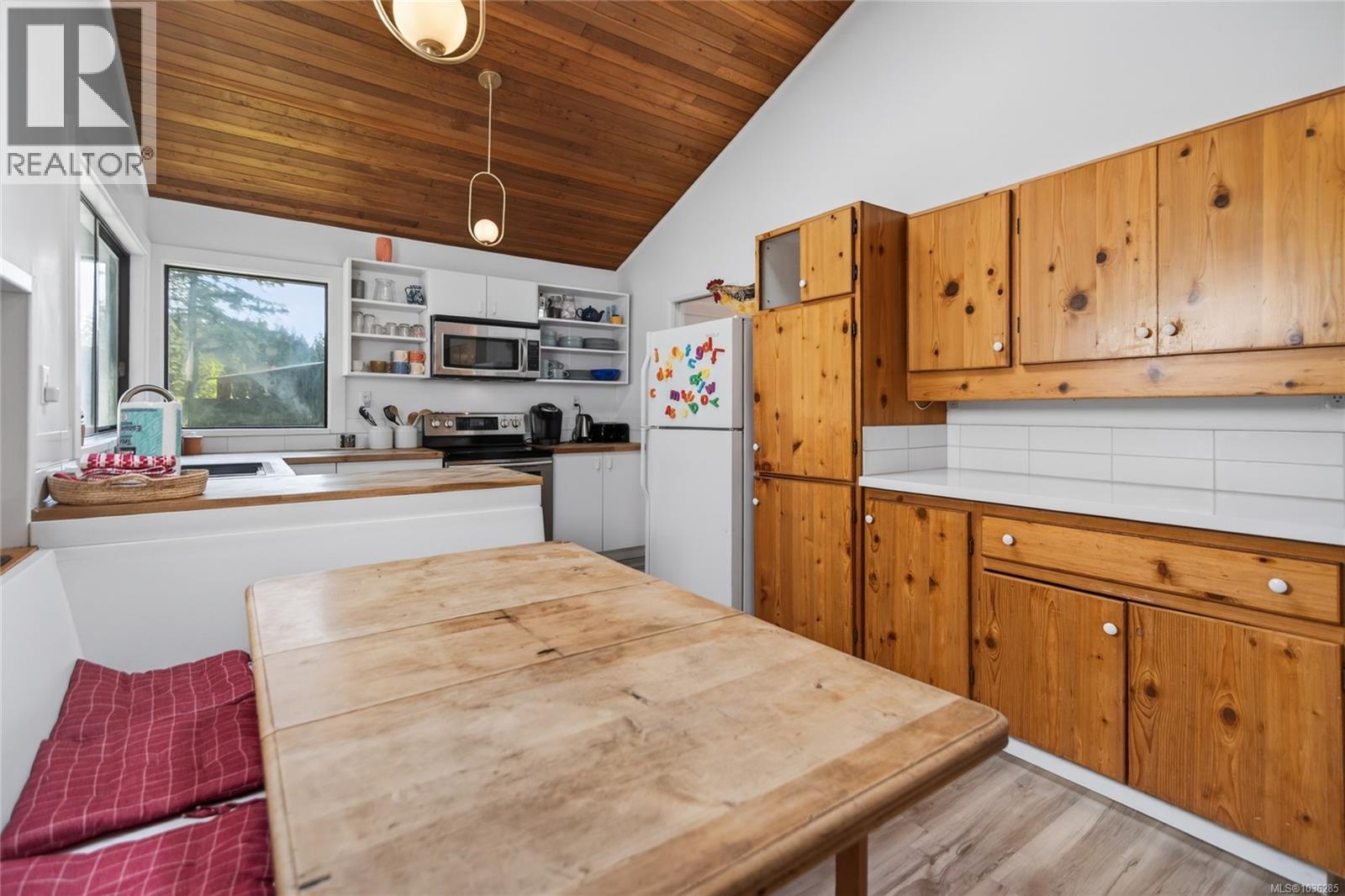 2279/2281 Clark Rd - 66