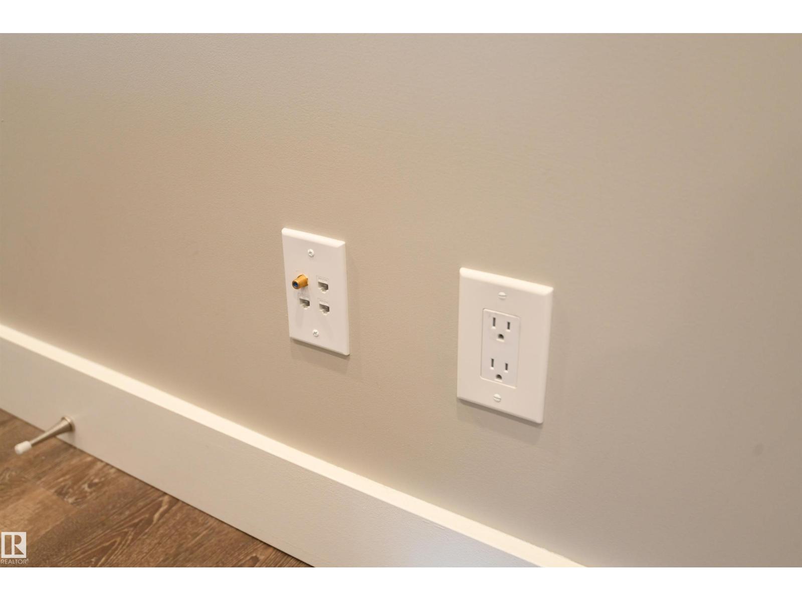 #206 8125 110 ST NW - 28