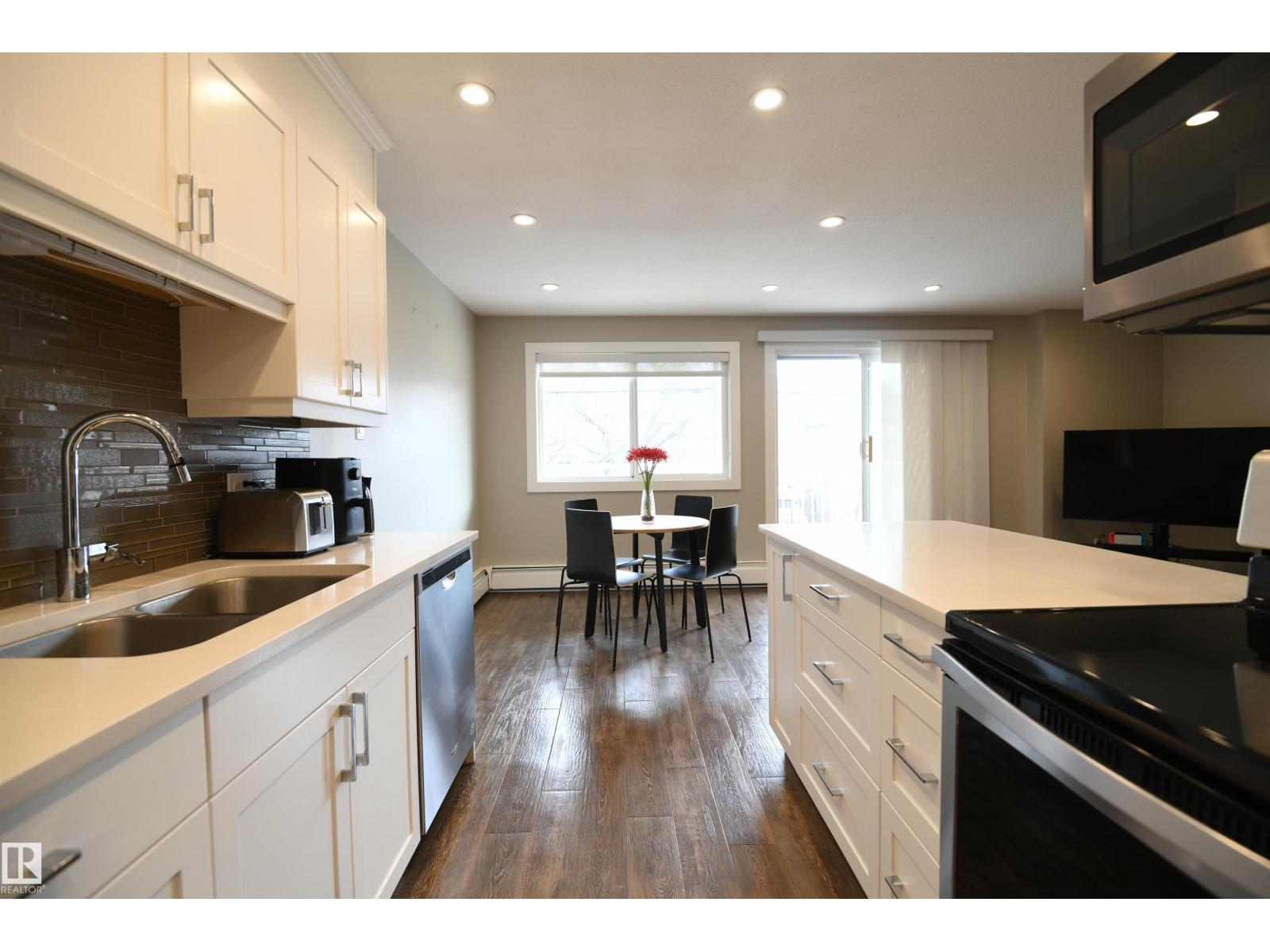 #206 8125 110 ST NW - 4