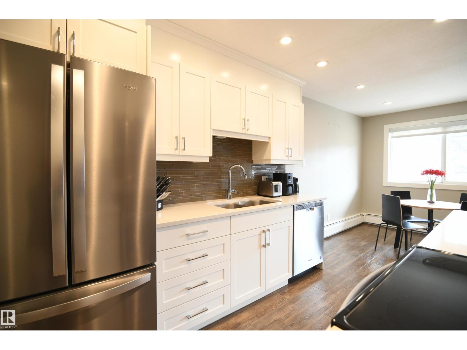 #206 8125 110 ST NW - 5