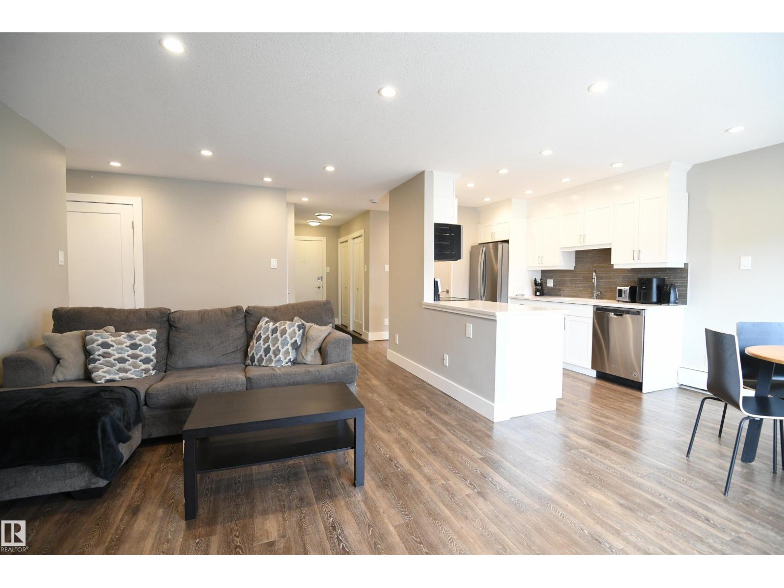 #206 8125 110 ST NW - 7