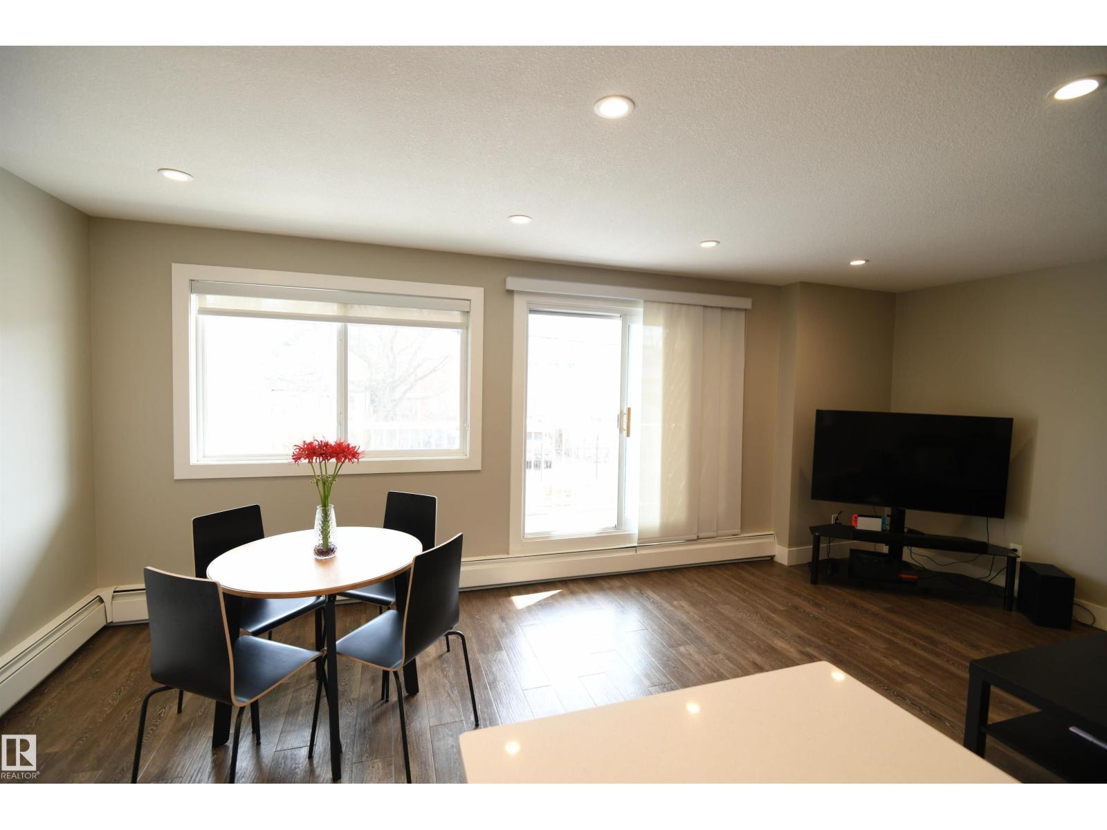 #206 8125 110 ST NW - 8