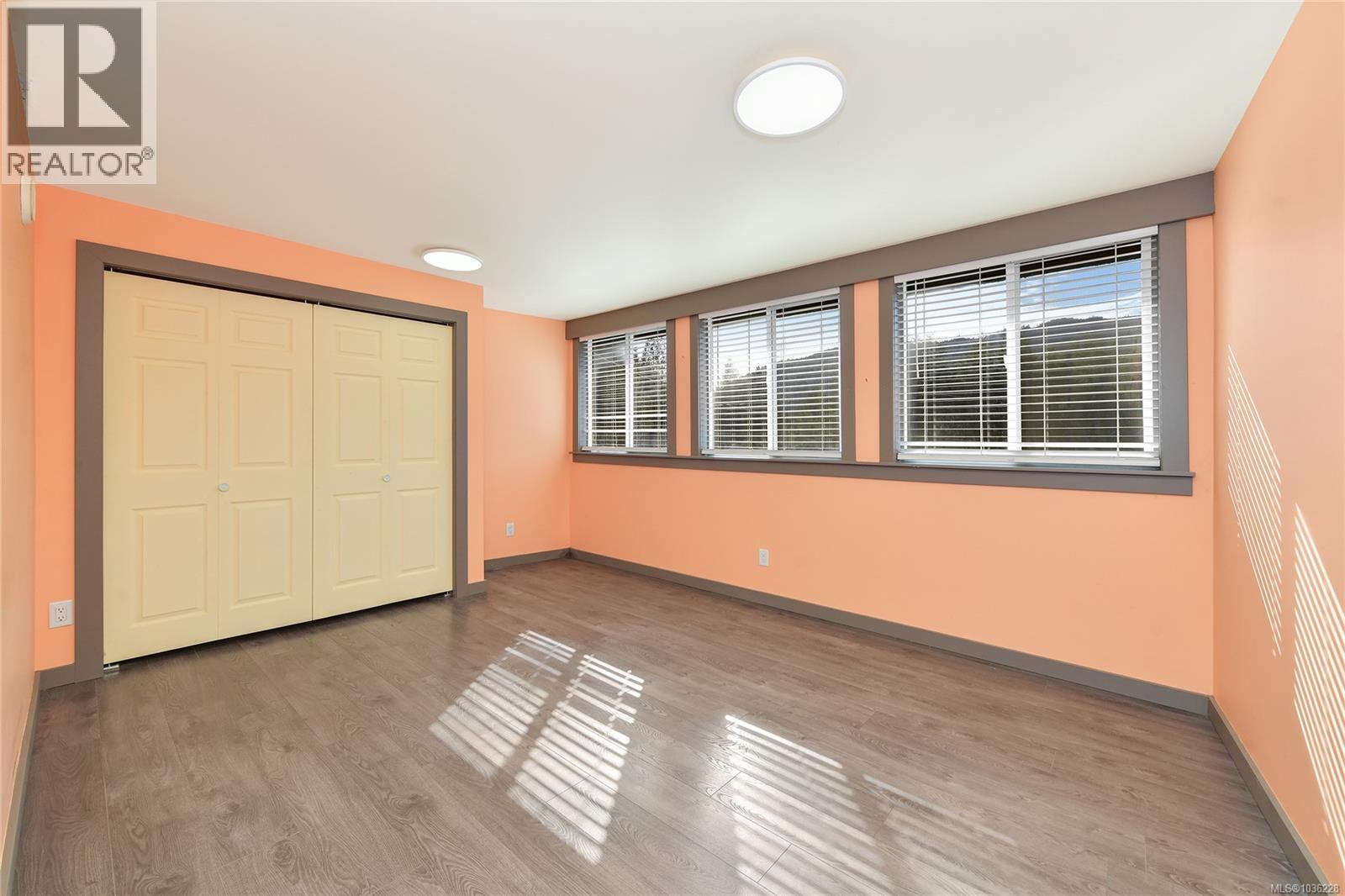 2945 Laverock Rd - 34