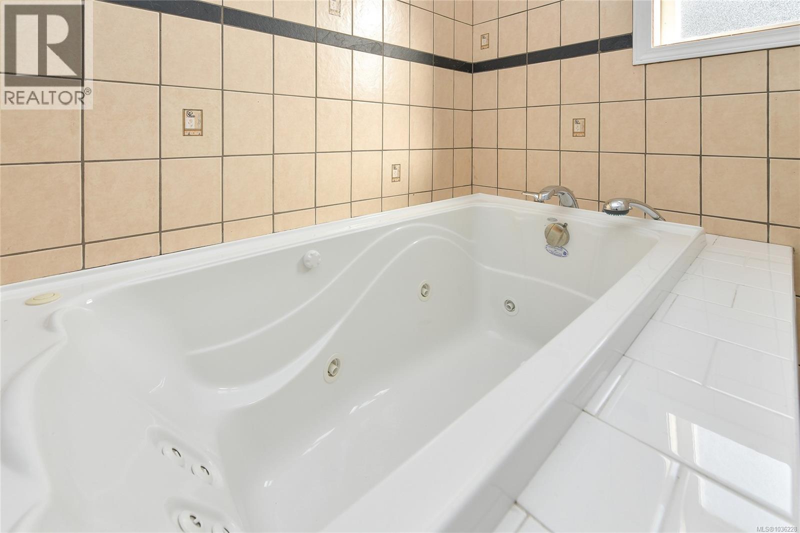 2945 Laverock Rd - 53