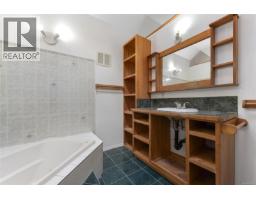 2945 Laverock Rd, Shawnigan Lake, BC V8H2E4 Photo 35