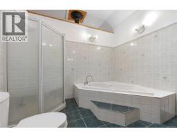 2945 Laverock Rd, Shawnigan Lake, BC V8H2E4 Photo 37