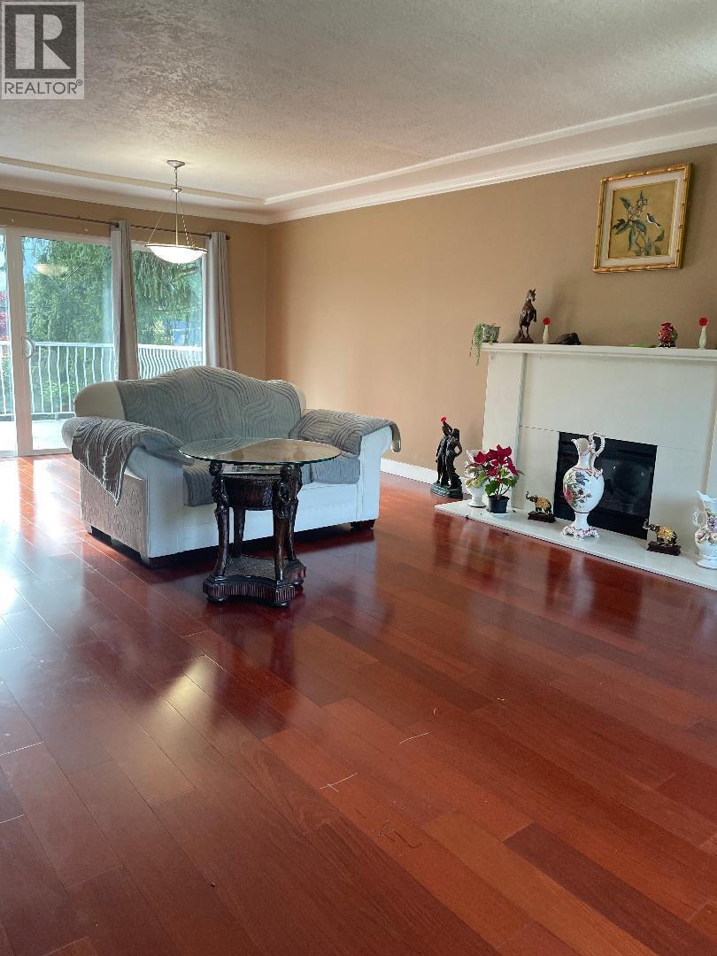 4497 CANTERBURY CRESCENT — photo 2