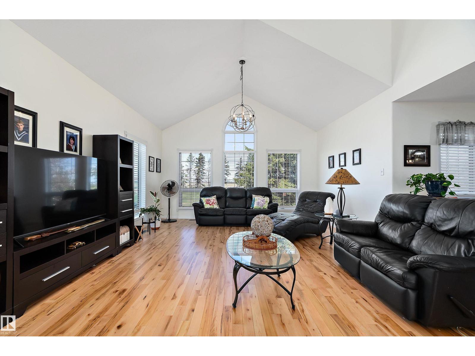 25057 TWP RD, Rural Leduc County