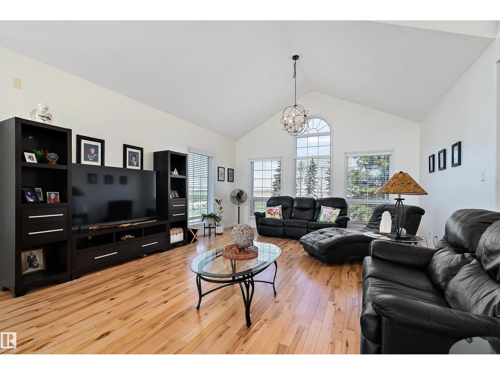 25057 TWP RD, Rural Leduc County