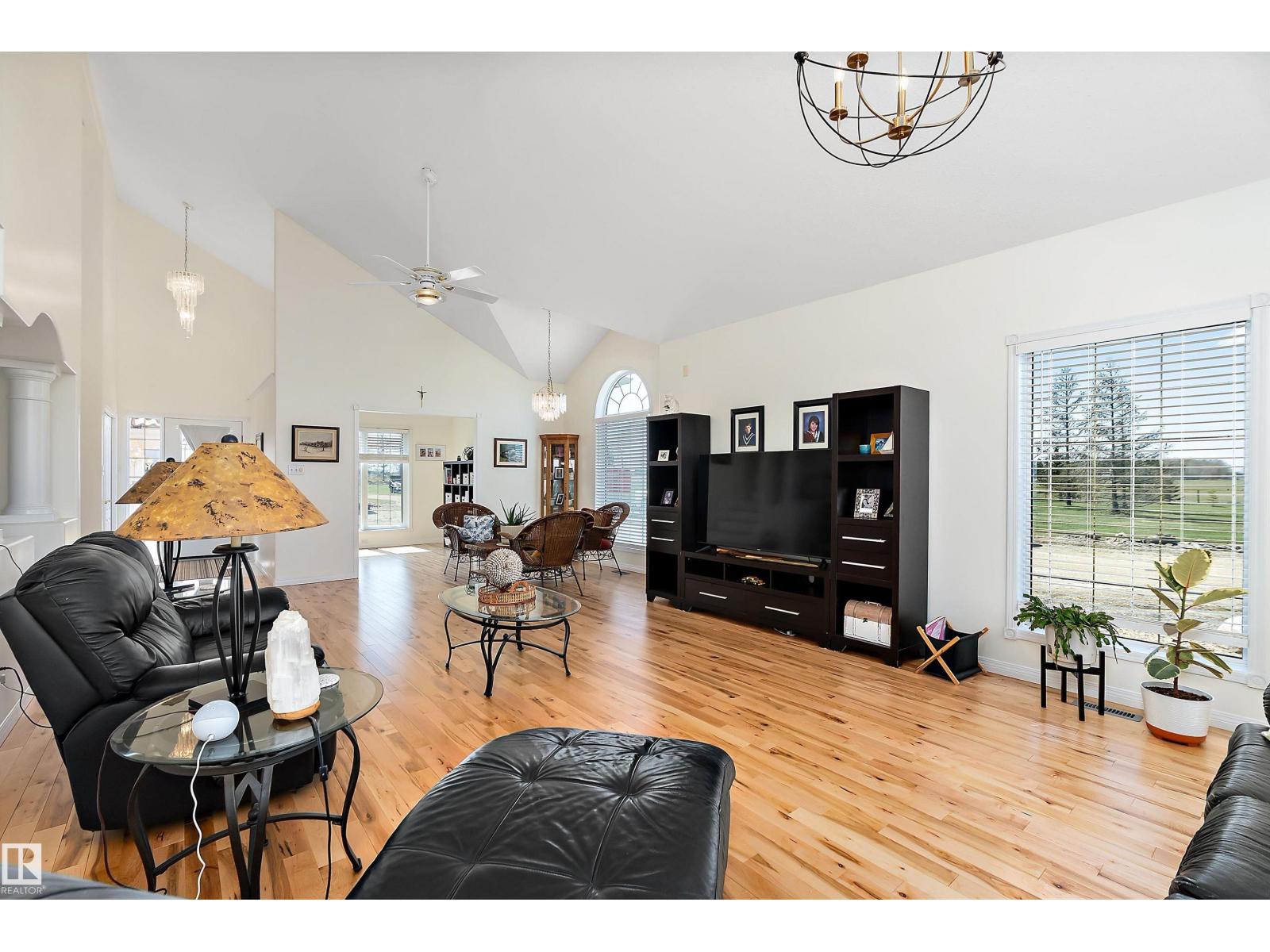 25057 TWP RD, Rural Leduc County