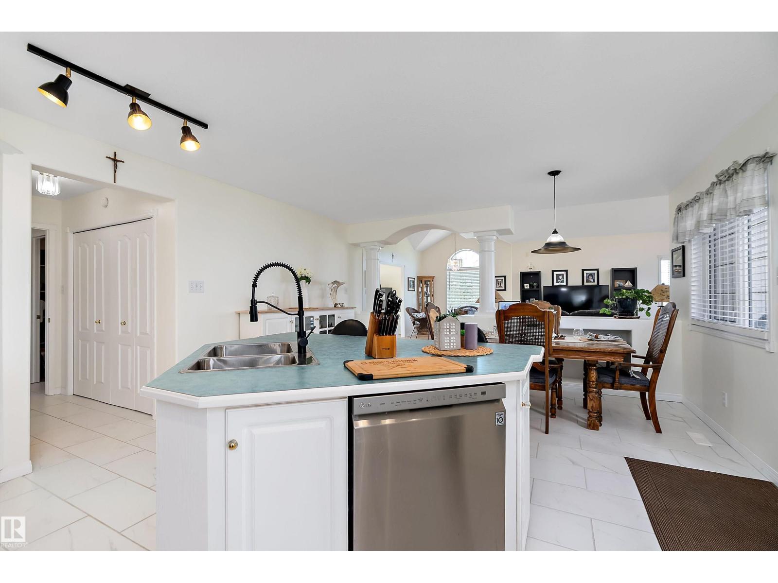 25057 TWP RD, Rural Leduc County