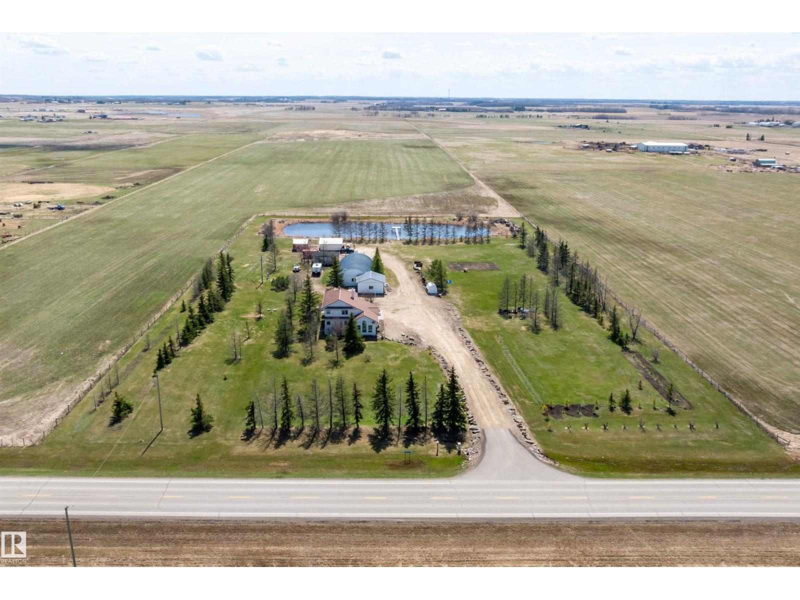 25057 TWP RD, Rural Leduc County