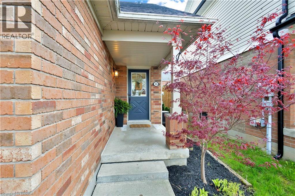 35 GAYDON Way, Brantford, Ontario, N3T6P7 — Photo 3