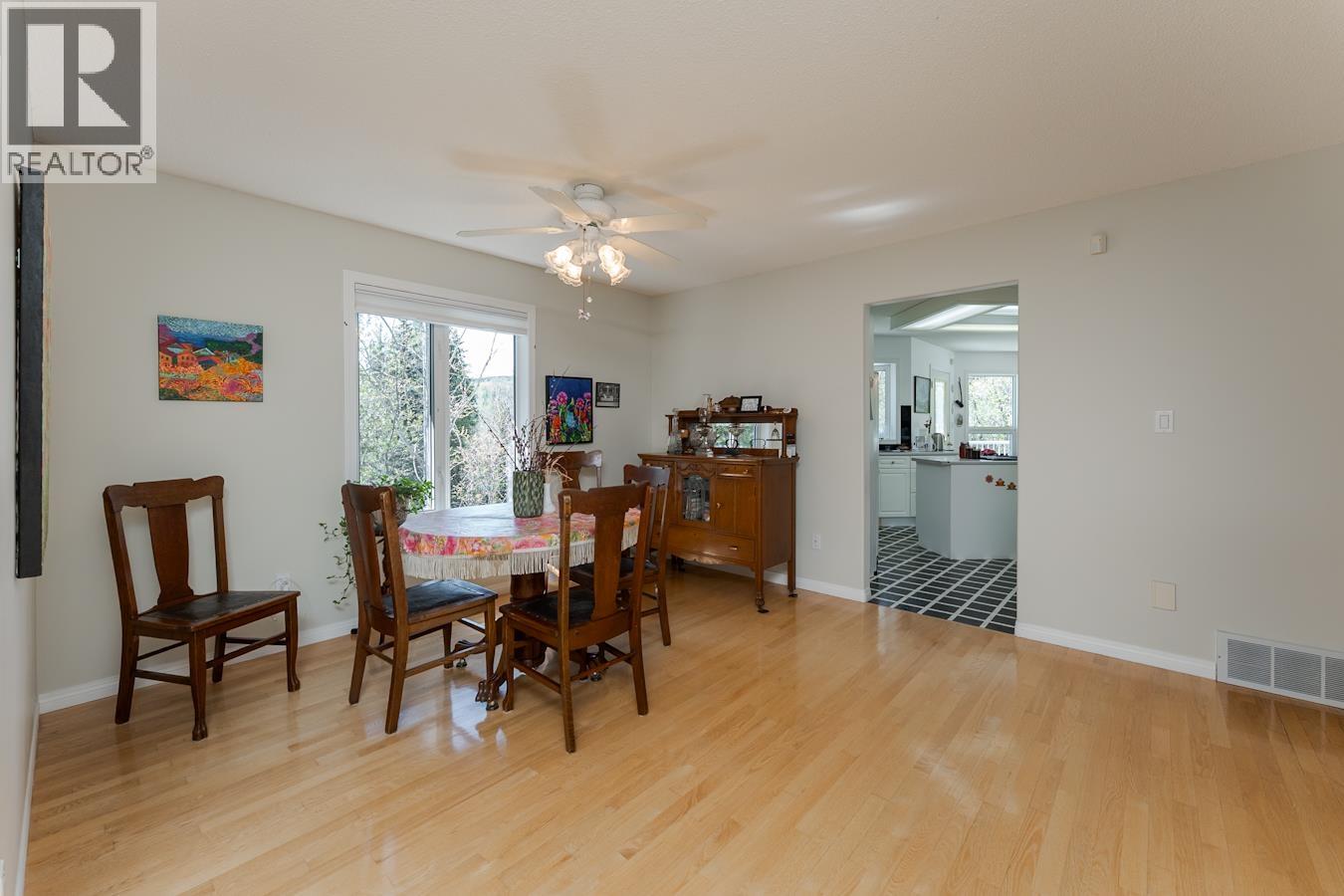 Photo 11 of 41 — 4069 EVA PLACE · Prince George, BC