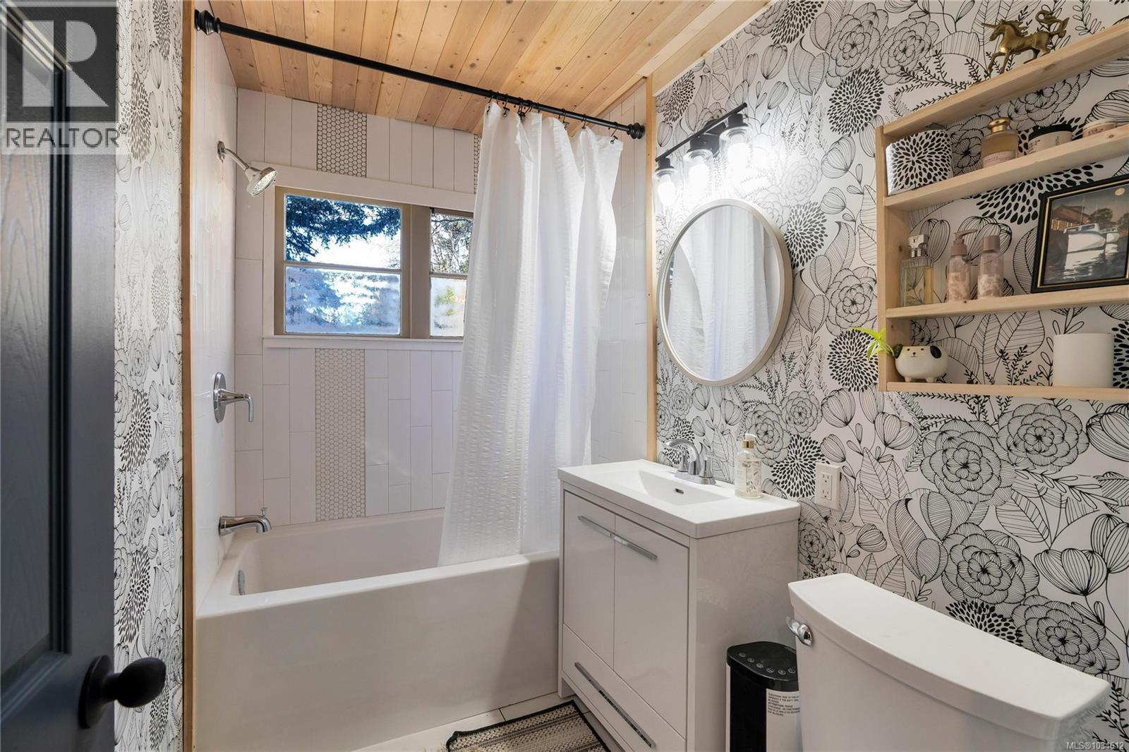  3580 Doncaster Drive, Saanich