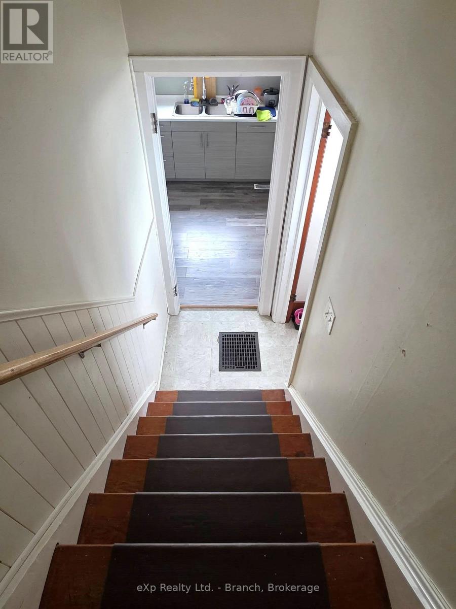 63 MAPLE STREET N - 23