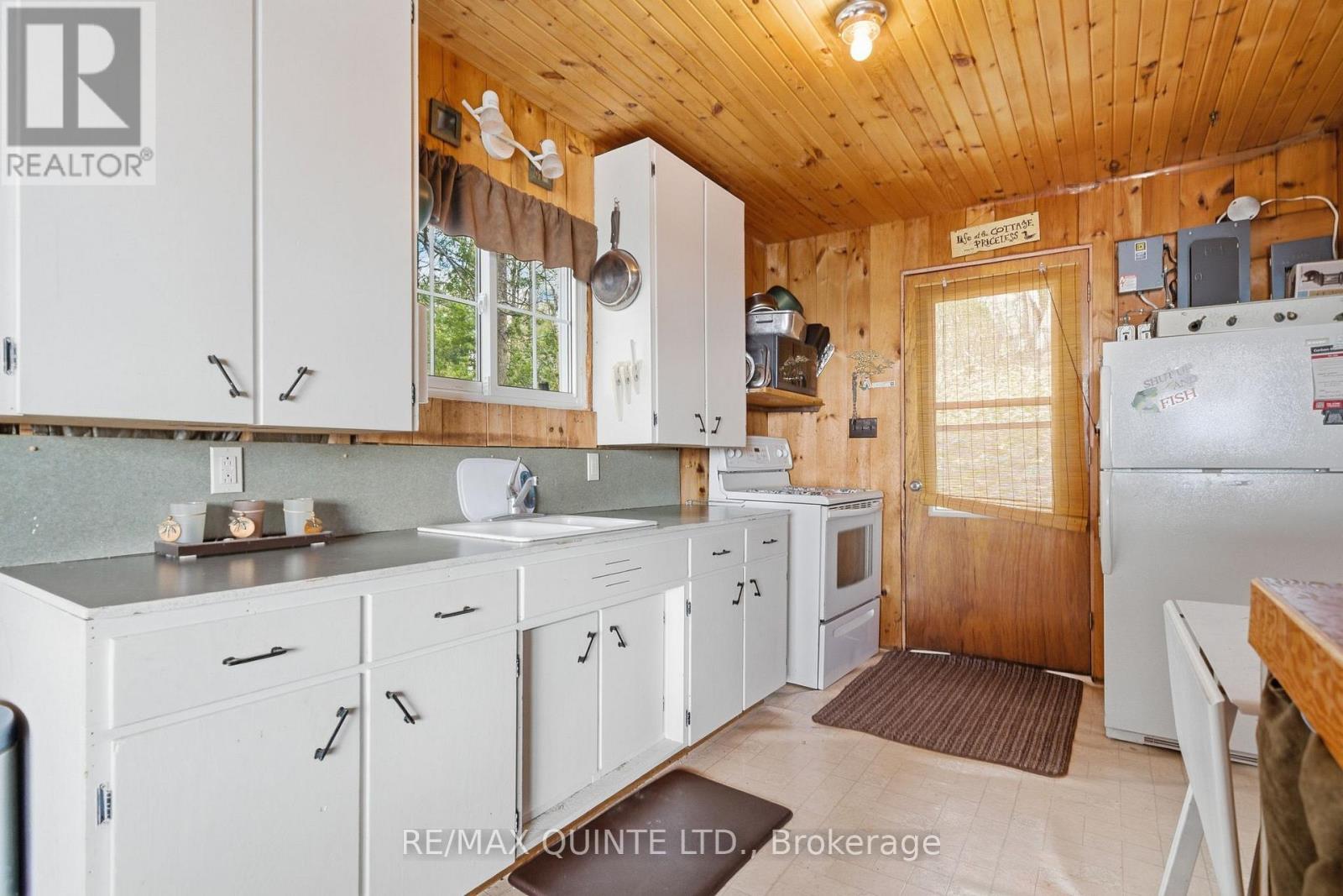 165 RETRIEVER LANE - 11