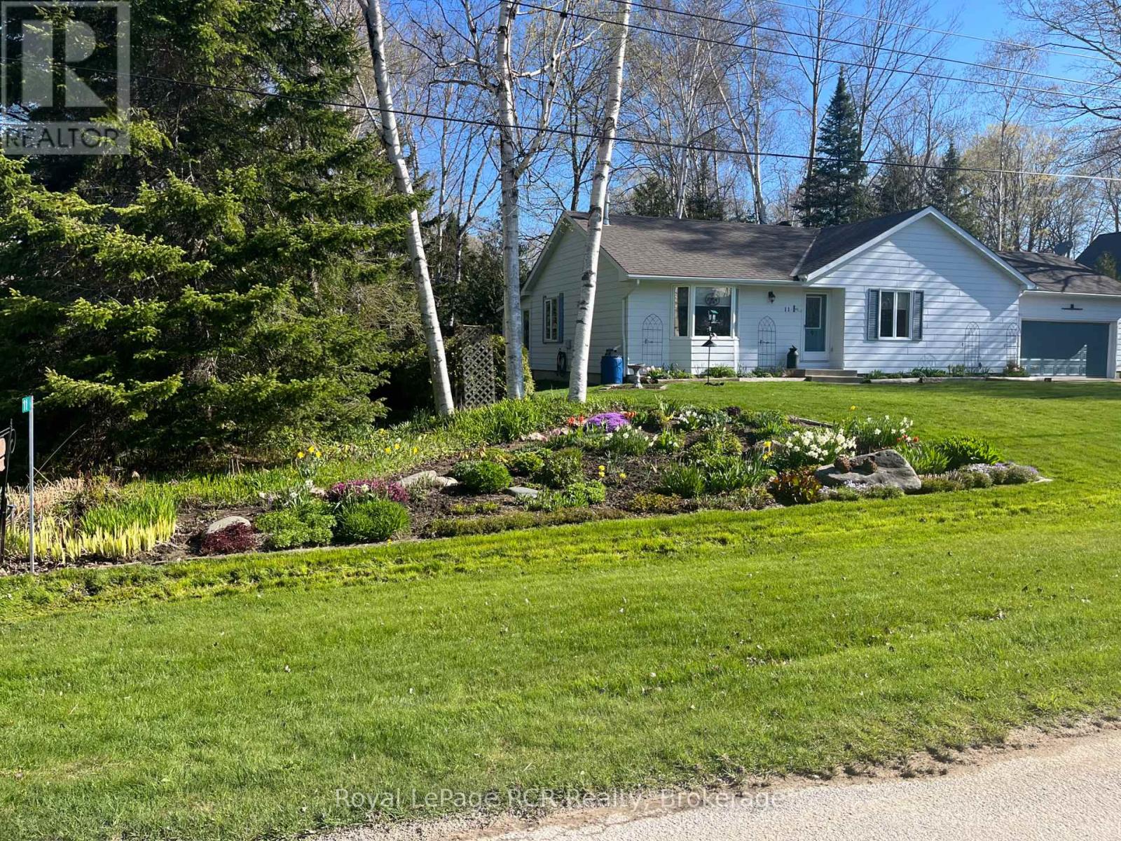 11 GRAHAM CRESCENT - Image 2