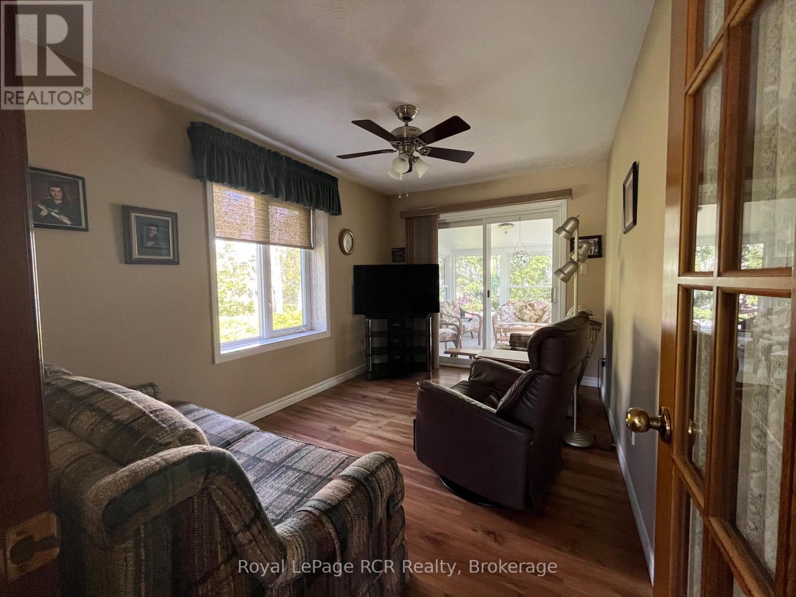 11 GRAHAM CRESCENT - 21