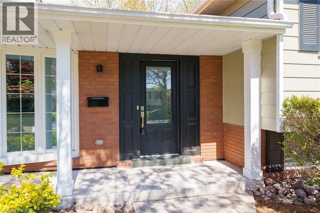 5186 IDLEWOOD Crescent, Burlington, Ontario, L7L3Y6 — Photo 4