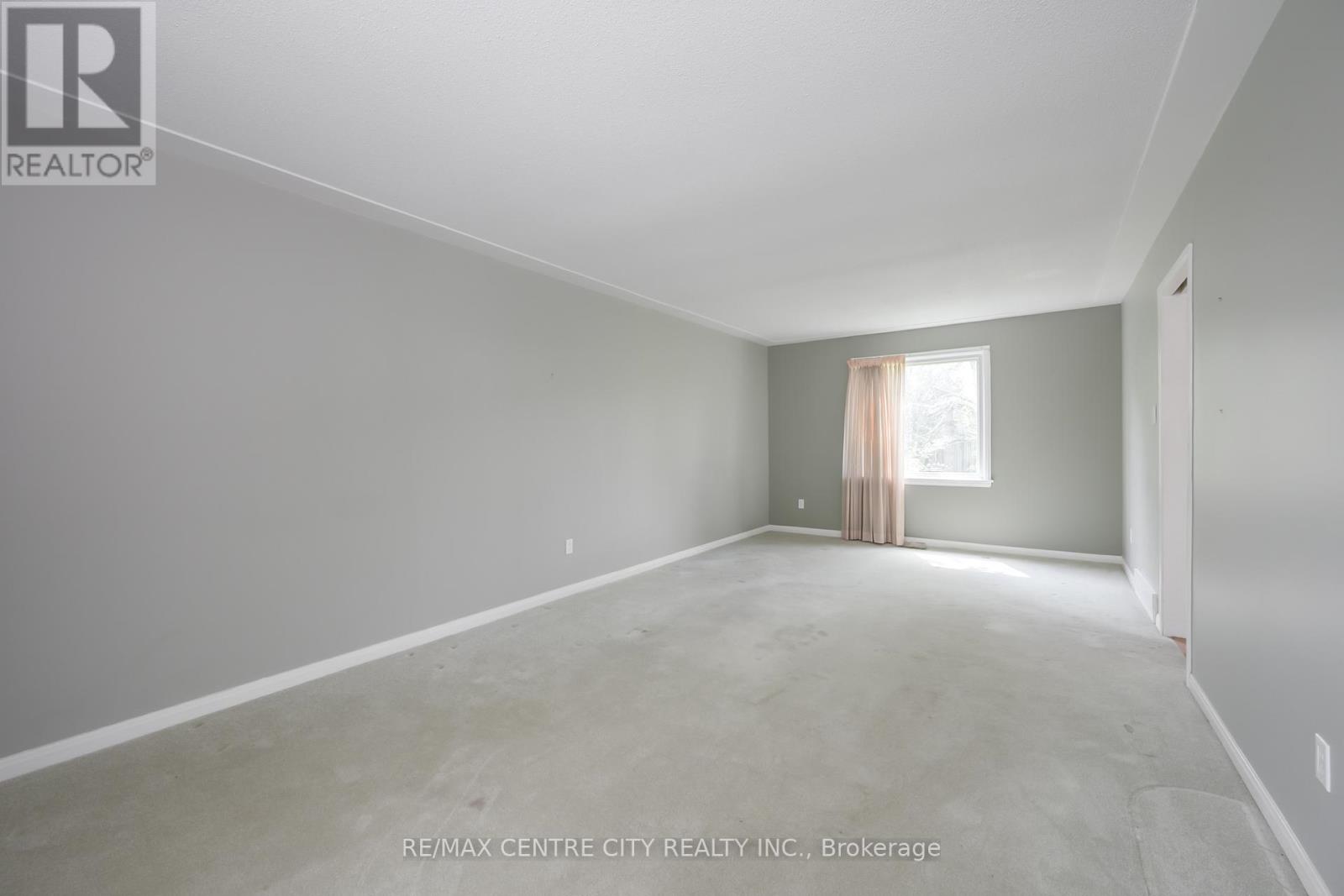 42 ANNADALE DRIVE - 12