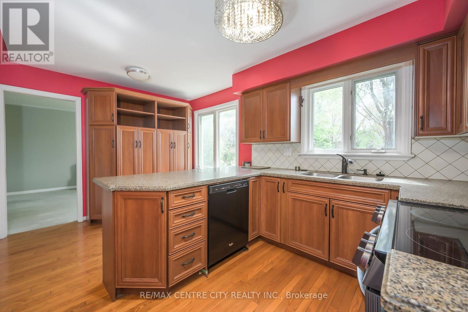 42 ANNADALE DRIVE - 15
