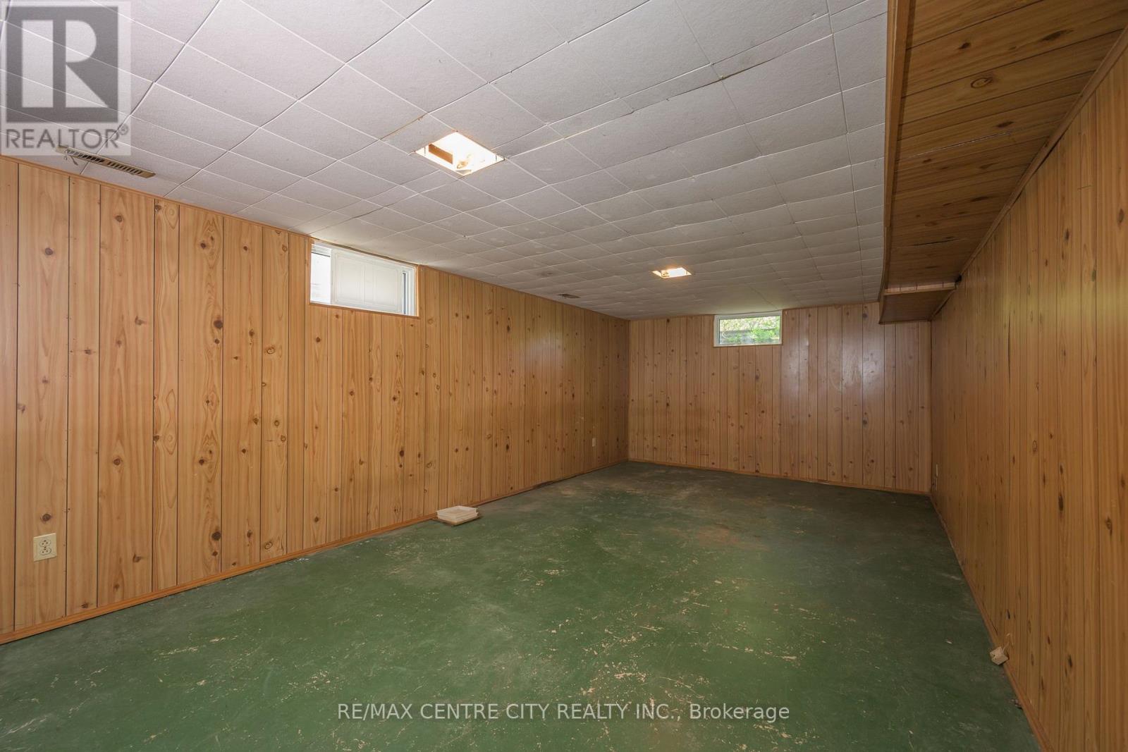 42 ANNADALE DRIVE - 34