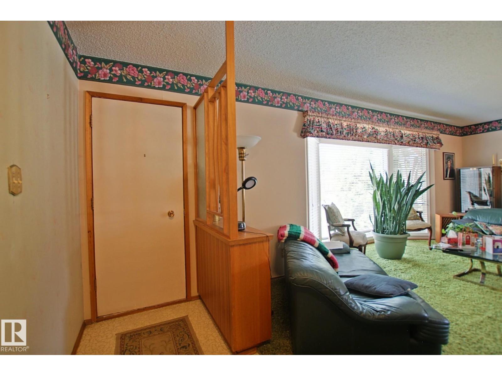 3539 104 ST NW, Edmonton