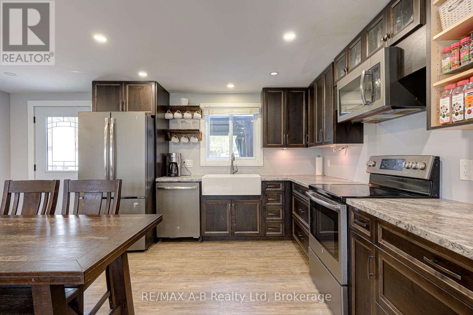 149 ISABELLA STREET - 10