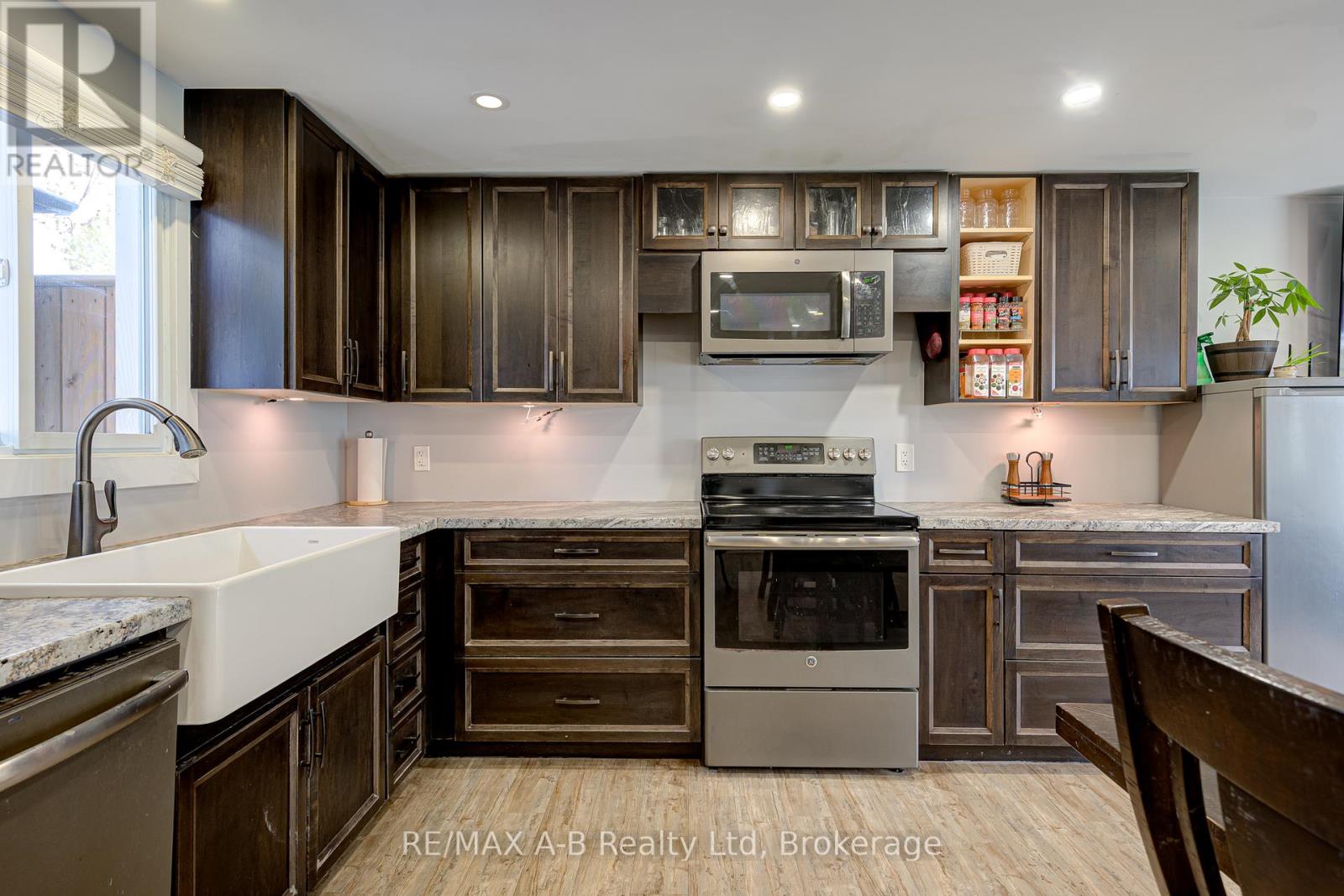 149 ISABELLA STREET - 12