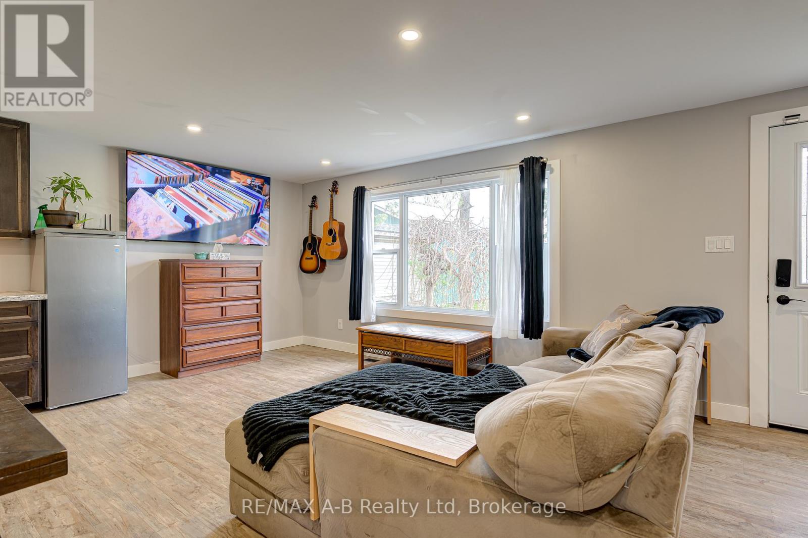 149 ISABELLA STREET - 5