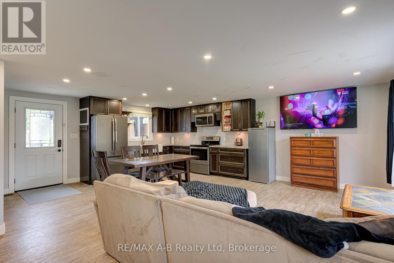 149 ISABELLA STREET - 7