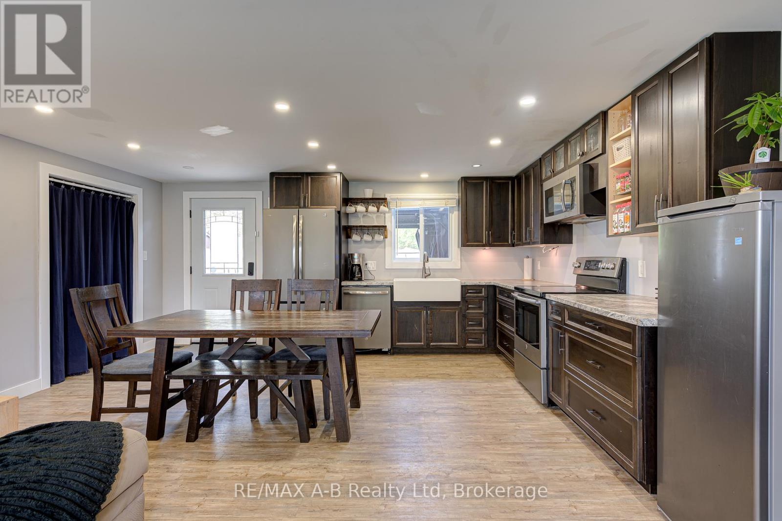 149 ISABELLA STREET - 9