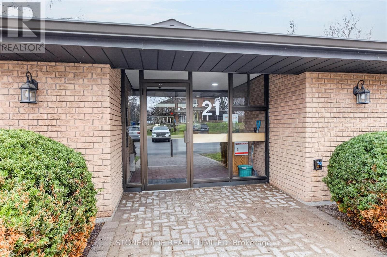 #10 963 ARMOUR ROAD - 2