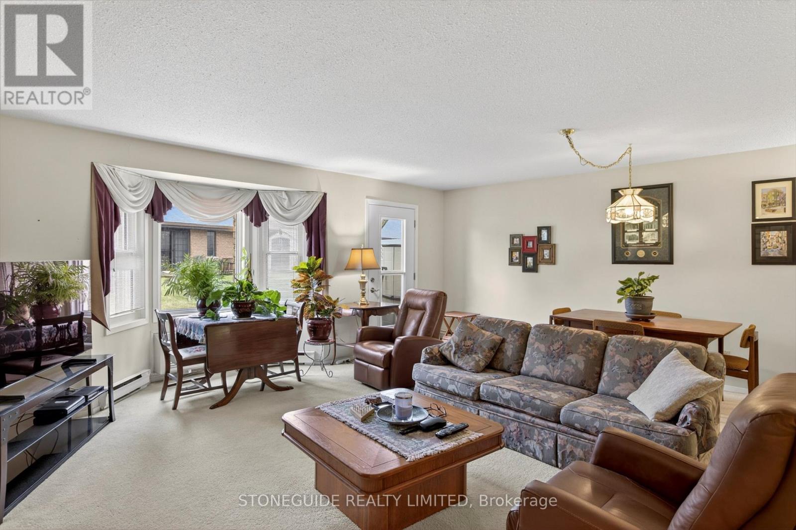 #10 963 ARMOUR ROAD - 9