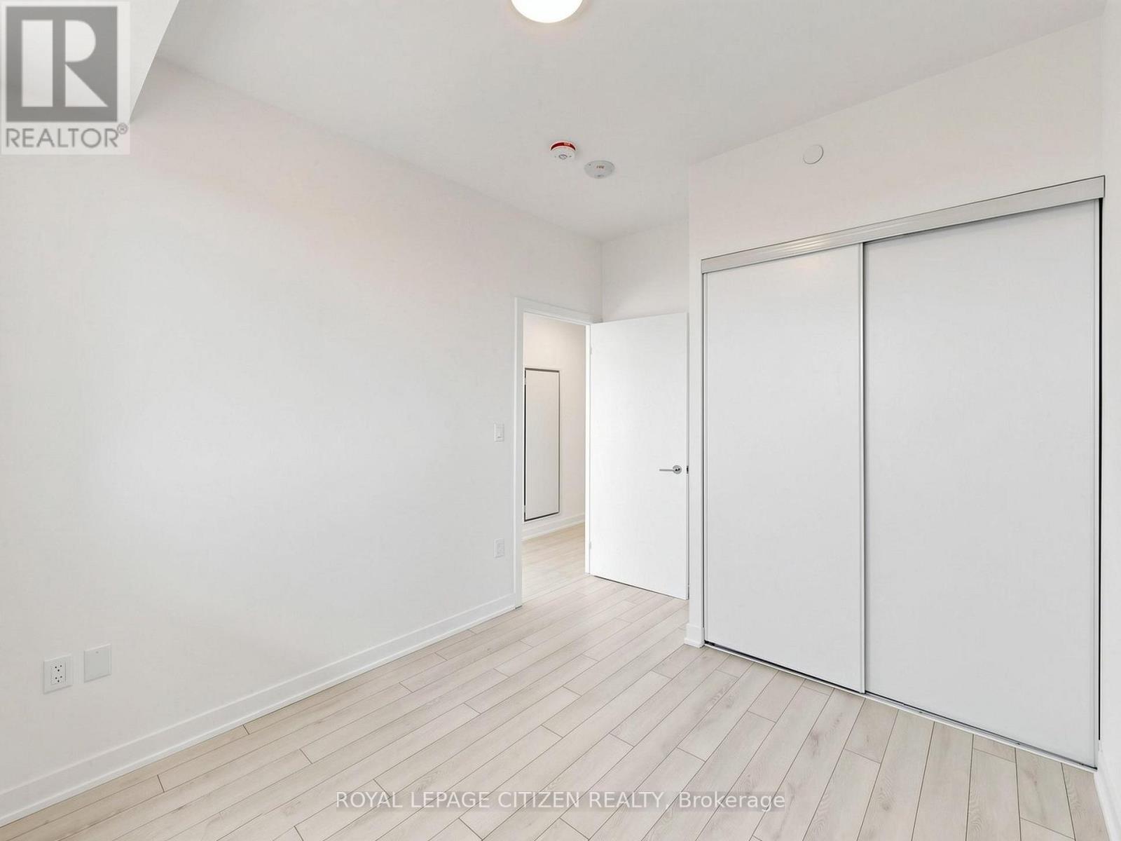 #814 1005 DUNDAS STREET - 24