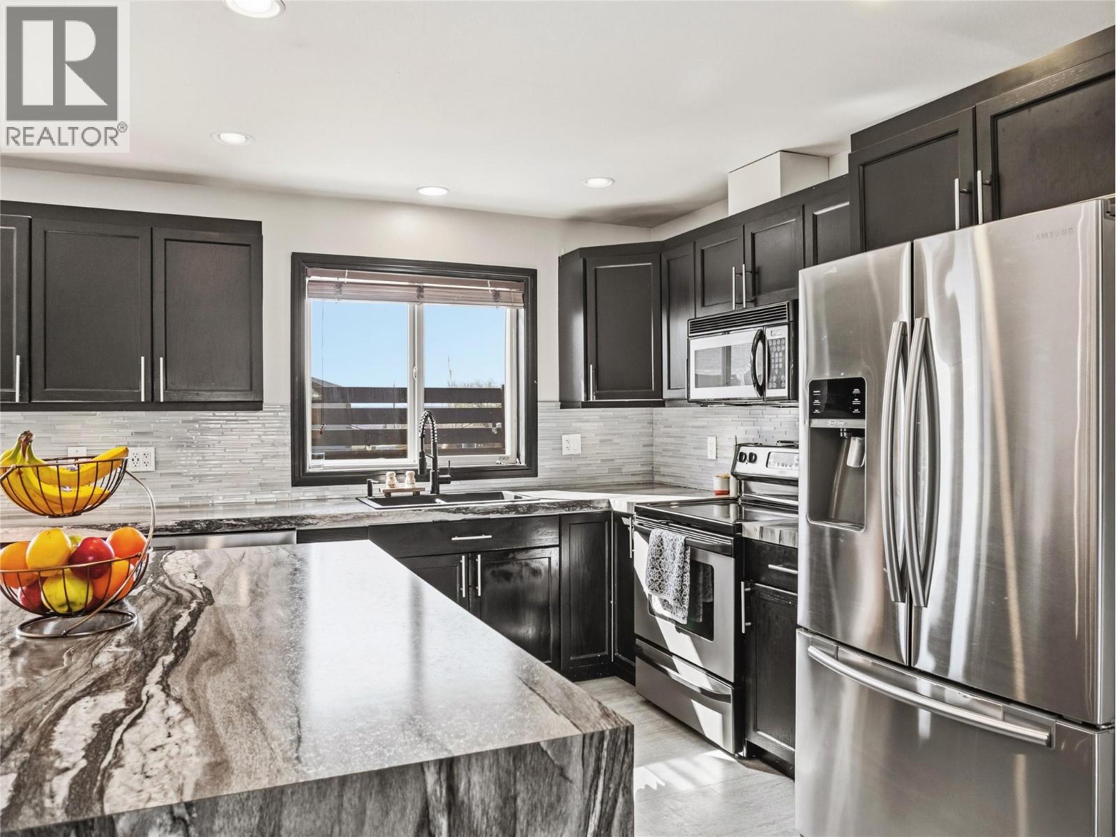 9101 19 Street - 11