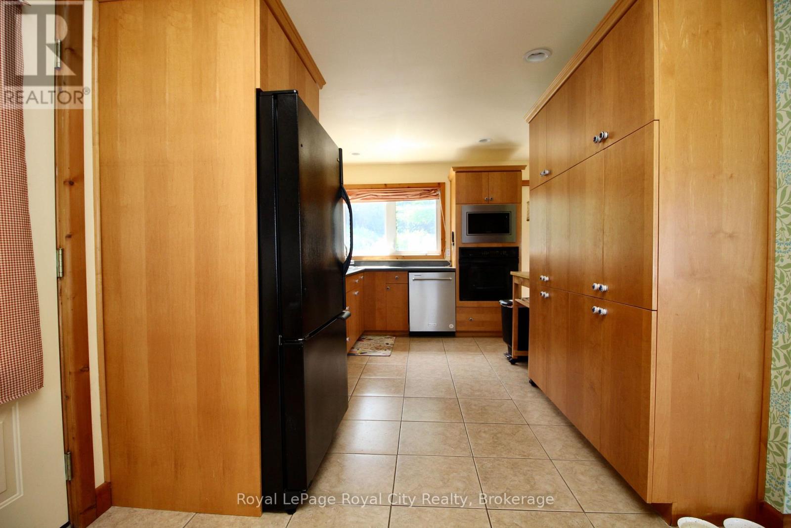 14 DOCK LANE - 10
